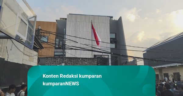 Sederet Barang Mewah Milik Sahroni yang Dijarah: Tas LV-Jam Richard Mille