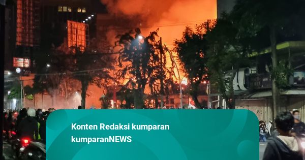 Kantor Mapolsek Tegalsari, Surabaya Hangus Terbakar
