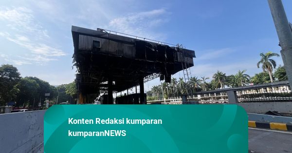 Melihat dari Dekat Kerusakan di Gerbang Tol Pejompongan Jakpus