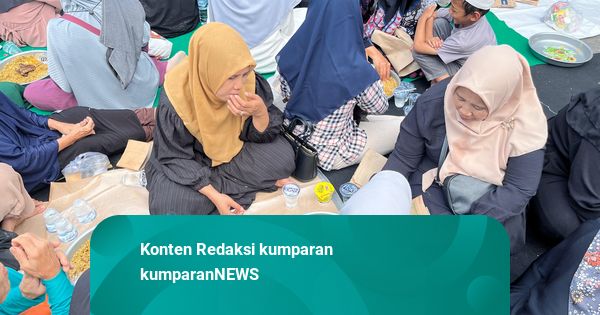Tradisi Maulid Nabi di Tanjung Barat: Baca Maulid Diba-Makan Nasi Kebuli Bersama