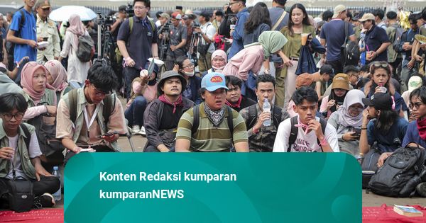 1.371 Personel Gabungan Amankan Aksi Damai 'Piknik Nasional Rakyat' di Depan DPR