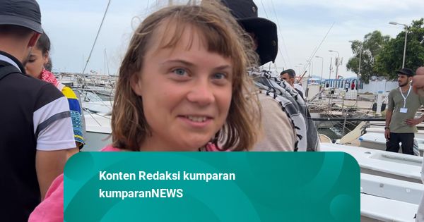 Senyum Greta Thunberg saat Tiba di Tunisia Usai Berlayar dari Barcelona