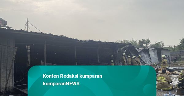 Kebakaran Gudang di Slipi Jakbar Proses Pendinginan