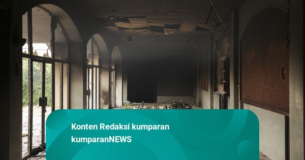 Foto: Kondisi Hancur Gedung Parlemen Nepal Usai Dibakar Massa