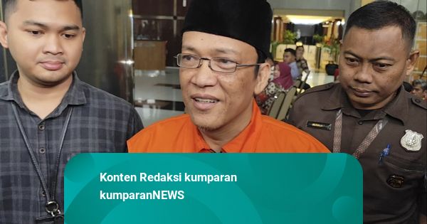 Gaya Baru Noel Ebenezer Pakai Peci saat Diperiksa KPK: Lebih Enak, Biar Keren