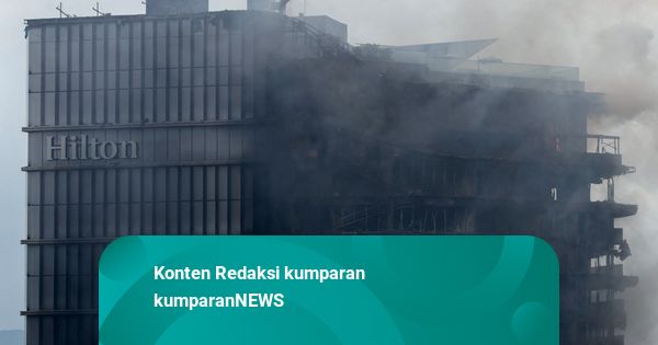 Demo di Nepal, Hotel Hilton Kathmandu Dibakar Massa