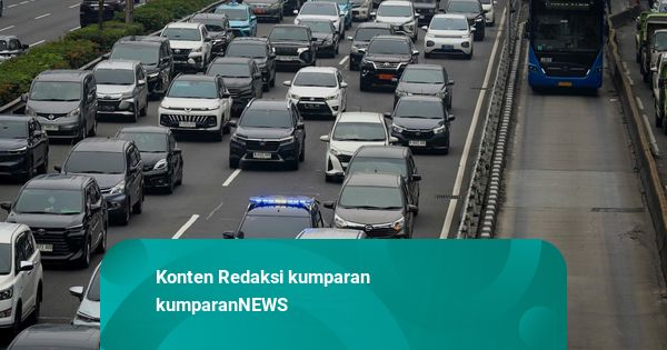 Polemik Mobil Pakai 'Tot-Tot Wuk-Wuk' Strobo dan Sirine di Jalan