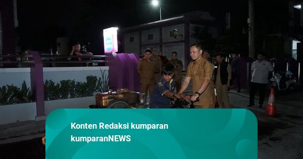 Wali Kota Pekanbaru Turun Tangan Perbaiki Jalan Rusak di Puyuh Mas