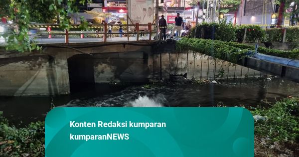Semburan Air Disertai Gelembung Muncul di Kali Gununganyar Surabaya, Ada Bau Gas