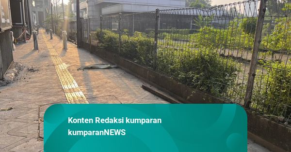 Wajah Baru Trotoar Fatmawati: Makin Lebar, Sisa Proyek Masih Berserakan