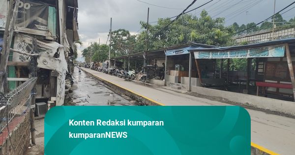 Melihat Jalan Beda Tinggi di Penjaringan yang Sering Bikin Mobil Terperosok
