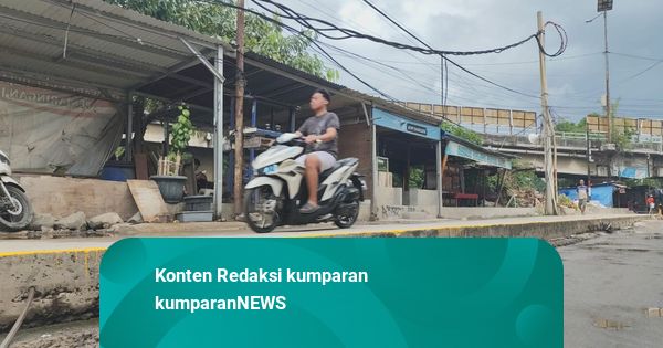 Cerita Warga soal Jalan Beda Tinggi di Penjaringan: Mangkrak dari 2014