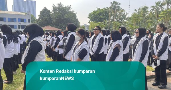 Dari Rumah ke Rumah: Cerita Pasukan Putih Menyentuh Hidup Warga Rentan