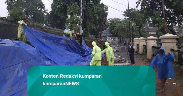 7 Makam Direlokasi Imbas Tembok Tembok TPU Jeruk Purut Jebol