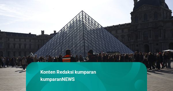 Foto: Seminggu usai Pencurian, Sekuriti & Tentara Berpatroli di Museum Louvre