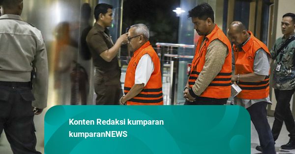 Foto: KPK Tahan 5 Tersangka Baru Kasus Korupsi Dana PEN di Pemkab Situbondo