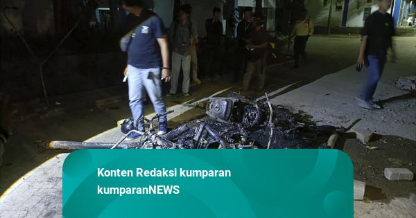 2 Kelompok Mahasiswa UNM Makassar Bentrok, 5 Motor Dibakar