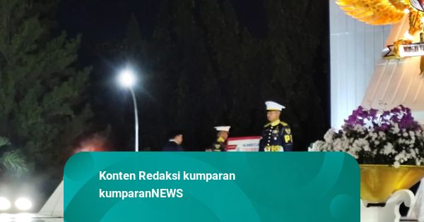 Prabowo Pimpin Ziarah dan Renungan Suci Hari Pahlawan di TMP Kalibata