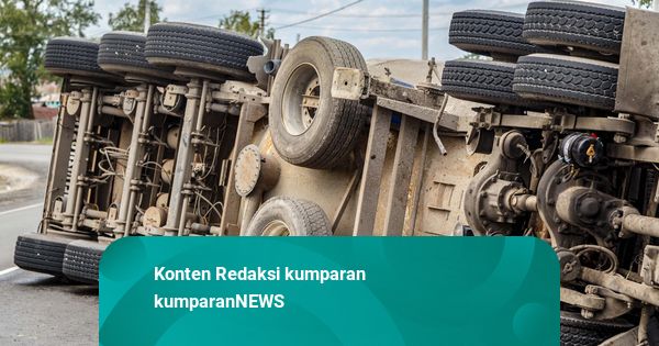 Bapak dan 2 Anaknya Tewas Terlindas Truk di Bali