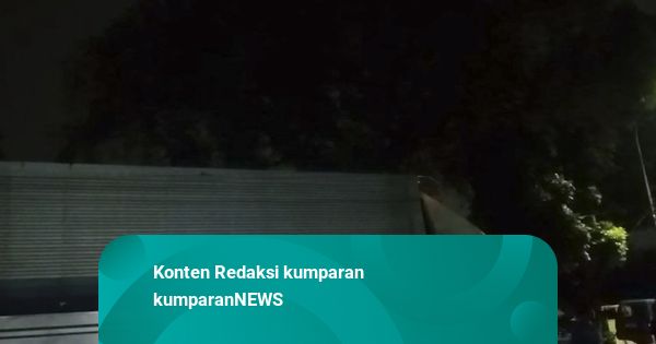 Pria Diduga Depresi Mengamuk di Atas Truk Boks di Depok