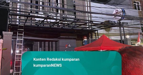 Rumah di Benhil Jakpus Terbakar: Petugas & Warga Terluka, Kerugian Rp 310 Juta