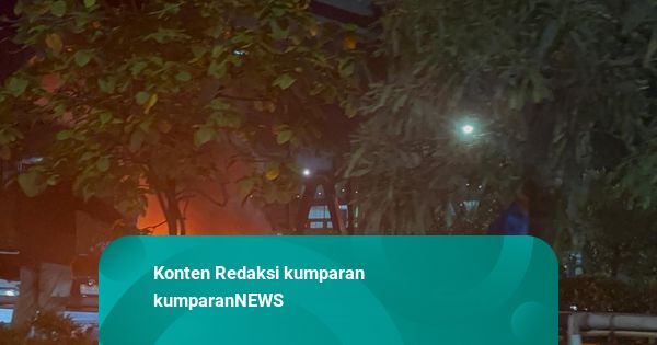 Mobil Terbakar di Tol Dalam Kota, Tak Ada Korban Jiwa