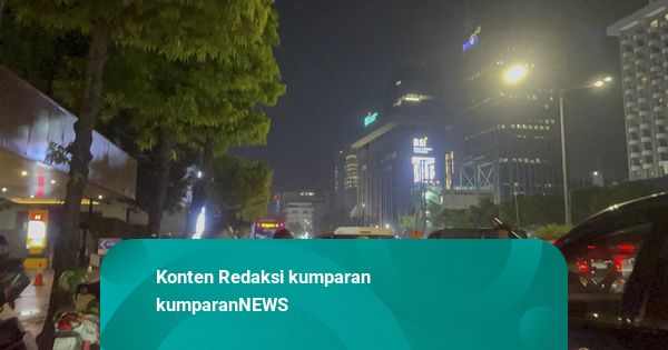 Melihat Jalan Sudirman-Thamrin di Malam Minggu: Dipadati Pemotor