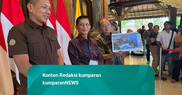 Kata Bupati Klungkung soal Pembangunan Lift Kaca di Pantai Kelingking Dihentikan