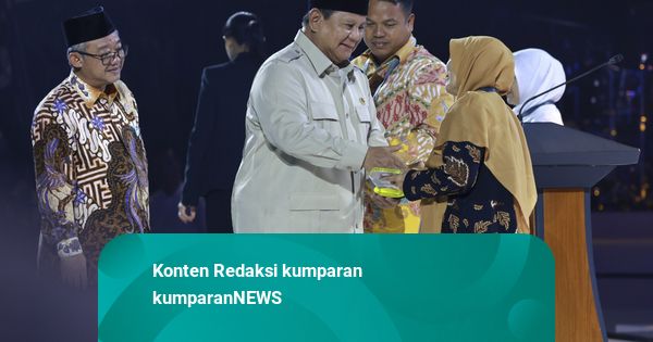 Prabowo Beri Penghargaan ke Guru, Terkesan Sulap Rumah Jadi SLB
