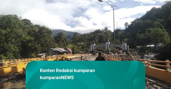 Jalan Nasional Lembah Anai Penghubung Padang-Bukittinggi Masih Lumpuh Total