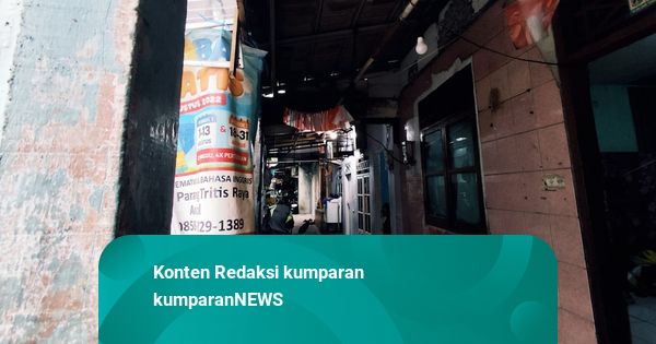 Melihat Kehidupan Warga di Gang Sempit Stasiun Kampung Bandan