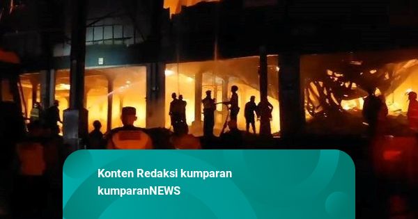 Gudang Pabrik di Pati Terbakar, Asap Tebal Membubung Tinggi
