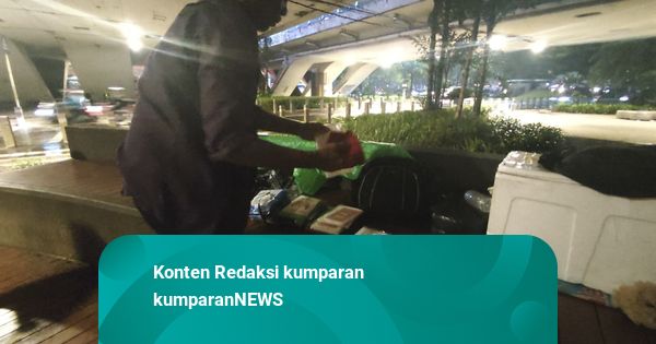 Cerita Mereka yang Mendulang Berkah dari Hujan di Jakarta