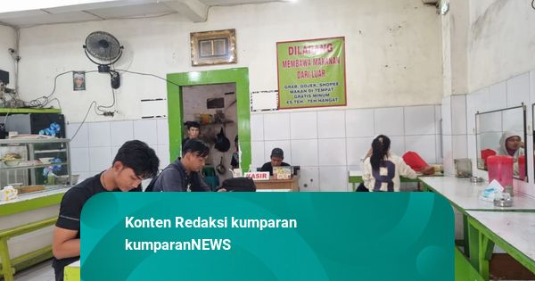 Warung Makan di Surabaya Gratiskan Makan Mahasiswa Sumatera Terdampak Banjir