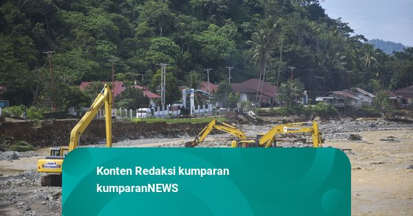 Foto: Kondisi Batu Busuk di Padang, Jalan Darurat Kembali Dibuka