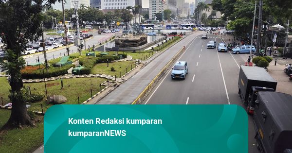 Upaya Pramono Tertibkan Atribut Parpol di Jakarta