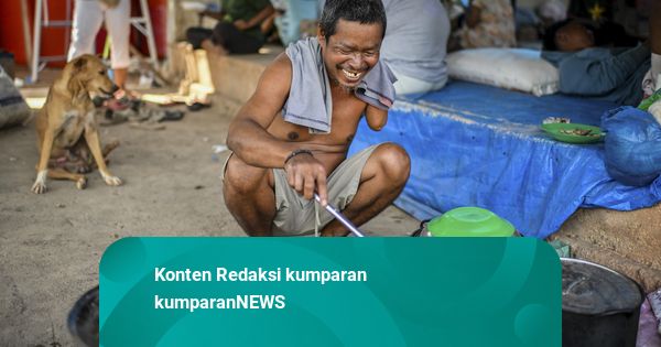 Foto: Aktivitas Warga Tapanuli Tengah di Tengah Status Tanggap Darurat Bencana