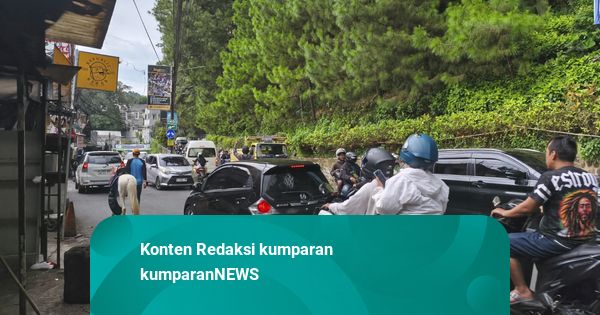 Lalu Lintas di Dago Bandung Padat Merayap di H+1 Natal
