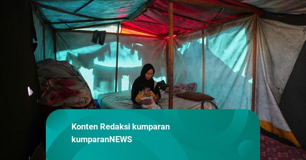 Foto: Jelang Musim Hujan, Pengungsi Gaza Masih Tinggal di Tenda Darurat