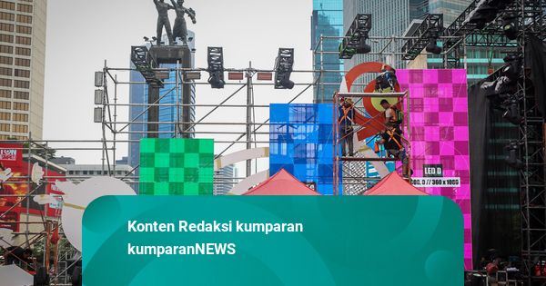 Foto: Panggung Utama Perayaan Tahun Baru 2026 di Bundaran HI Mulai Dibangun