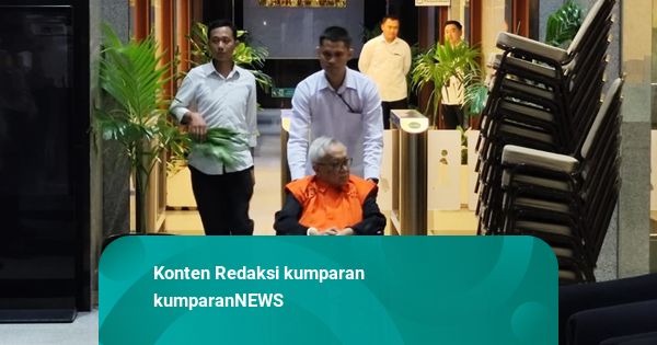 KPK Tahan Tersangka Kasus Suap Pengadaan Katalis