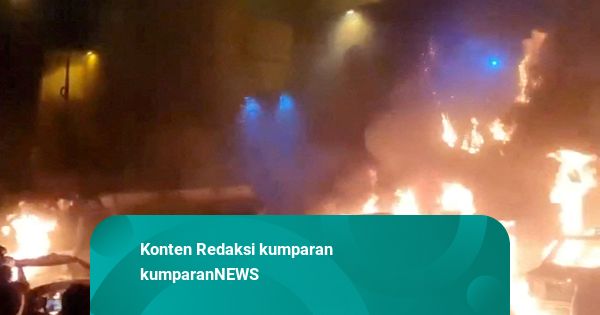 Massa Demo Rusuh di Iran Rusak 150 Ambulans