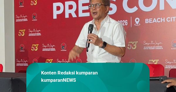 Hadiri Rakernas PDIP, Rocky Gerung Ngaku Nikmati Pidato Megawati