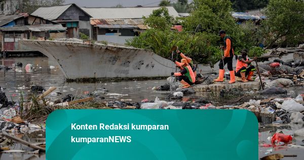 Pramono Ungkap Sampah Masih Jadi Penyebab Banjir di Jakarta