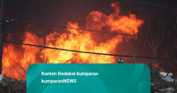 Foto: Api Luluh Lantakkan Distrik Gangnam di Korea Selatan