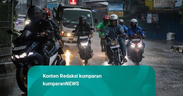 Mensesneg: Curah Hujan Tinggi, Prabowo Minta Tambah Operasi Modifikasi Cuaca