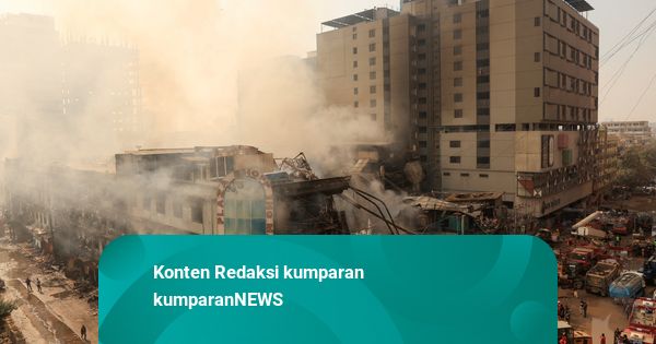 Foto: Yang Tersisa Usai Kebakaran Hebat Mal di Pakistan