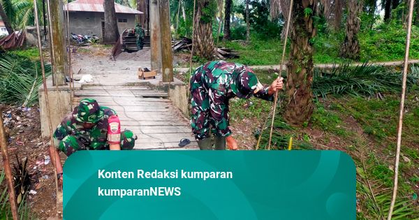 Potret TNI Serba Bisa di Lokasi Bencana: Masak, Cat Masjid, Jadi Suster Dadakan