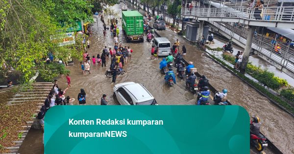 Pemprov DKI Tambah Pompa Untuk Sedot Banjir yang Masih Genangi Daan Mogot