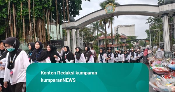 Petugas Haji Fun Walk 7,5 Km, Wamenhaj: Di Saudi Bisa 30 Ribu Langkah Sehari